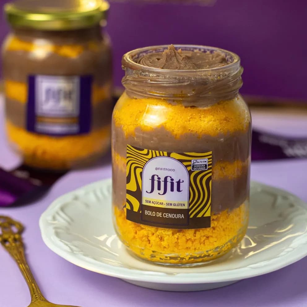 Bolo de cenoura pote vidro