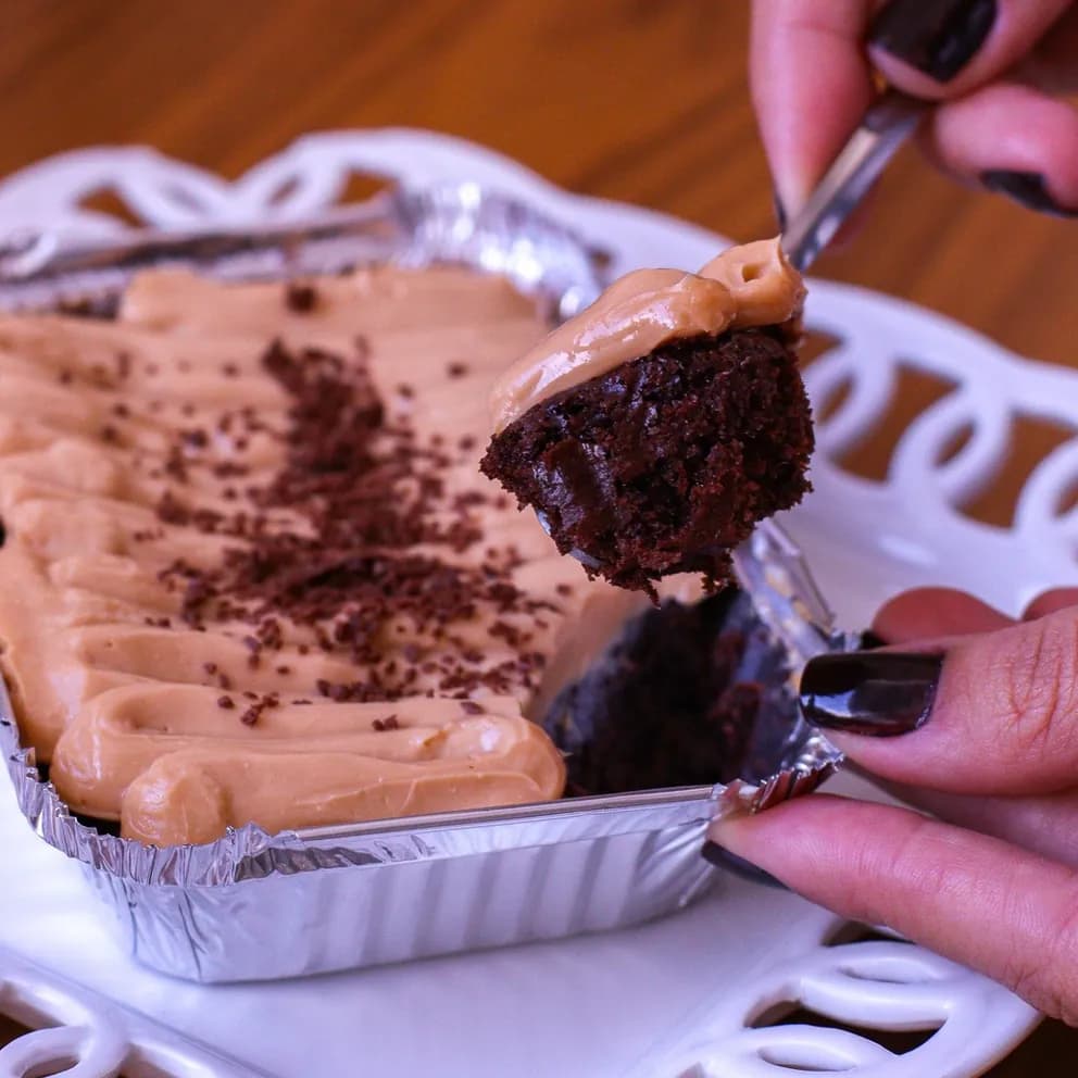 Brownie marmitinha low carb com doce de leite